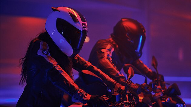 G 310 R в предизвикателството Park n Ride Сара Льозито и Крис Нортовър