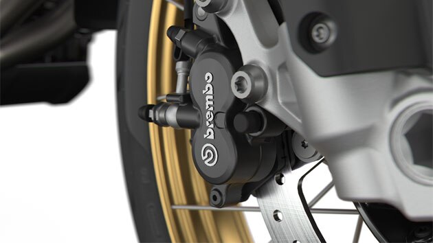 Това е черната спирачна система Brembo.
