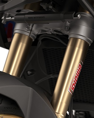 F 900 GS от BMW Motorrad с пакет Enduro Pro, вкл. спортно окачване.