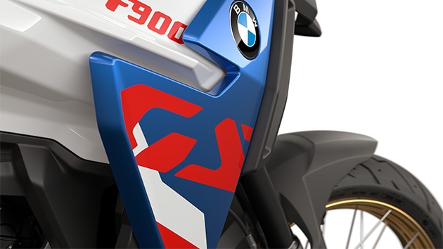 Впечатляващото лого GS на F 900 GS от BMW Motorrad