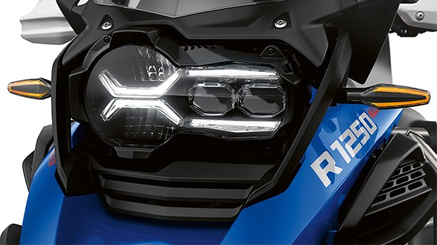 Това са серийните LED мигачи с опция Cruising Light.