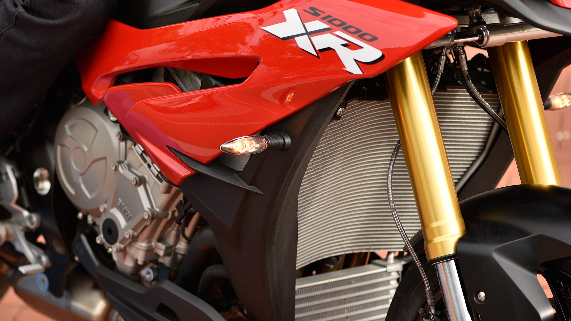 S 1000 XR обърната вилка