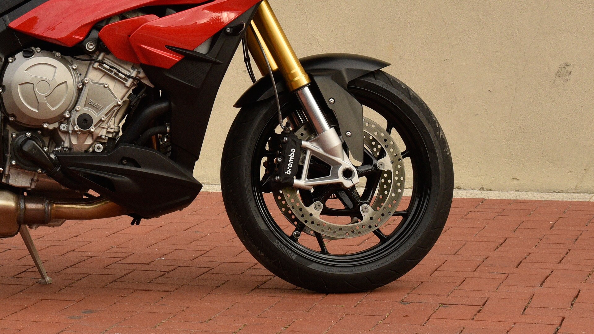S 1000 XR колела с лят алуминий, с ъглов клапан