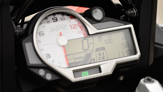 S 1000 XR мултифункционално инструментално табло.