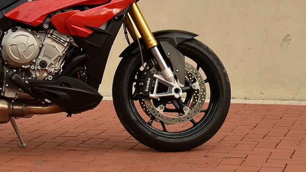 S 1000 XR колела с лят алуминий, с ъглов клапан