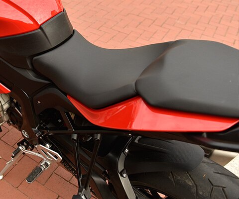 S 1000 XR ергономично проектирана седалка