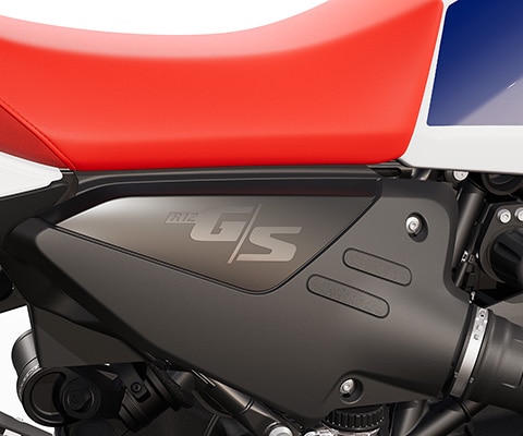 The boxer engine of the R 12 G/S retro enduro from BMW Motorrad