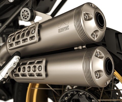 Това е стикер „40 Jahre GS“ върху резервоара на R nineT Urban G/S.