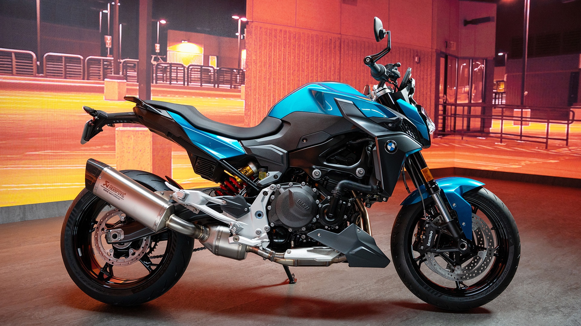 Ергономичността на F 900 R от BMW Motorrad