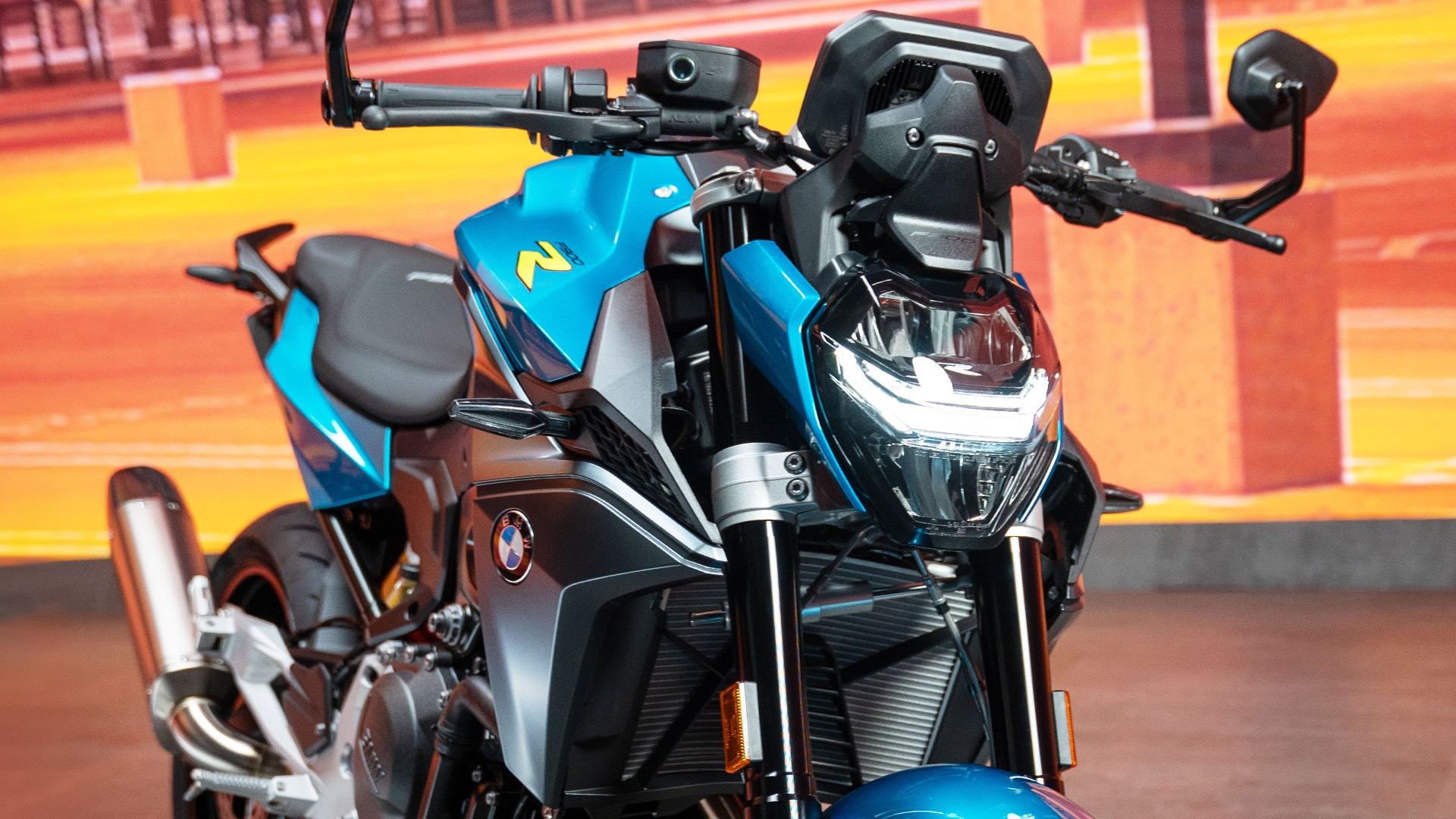 Регулируемата обърната вилка на F 900 R от BMW Motorrad