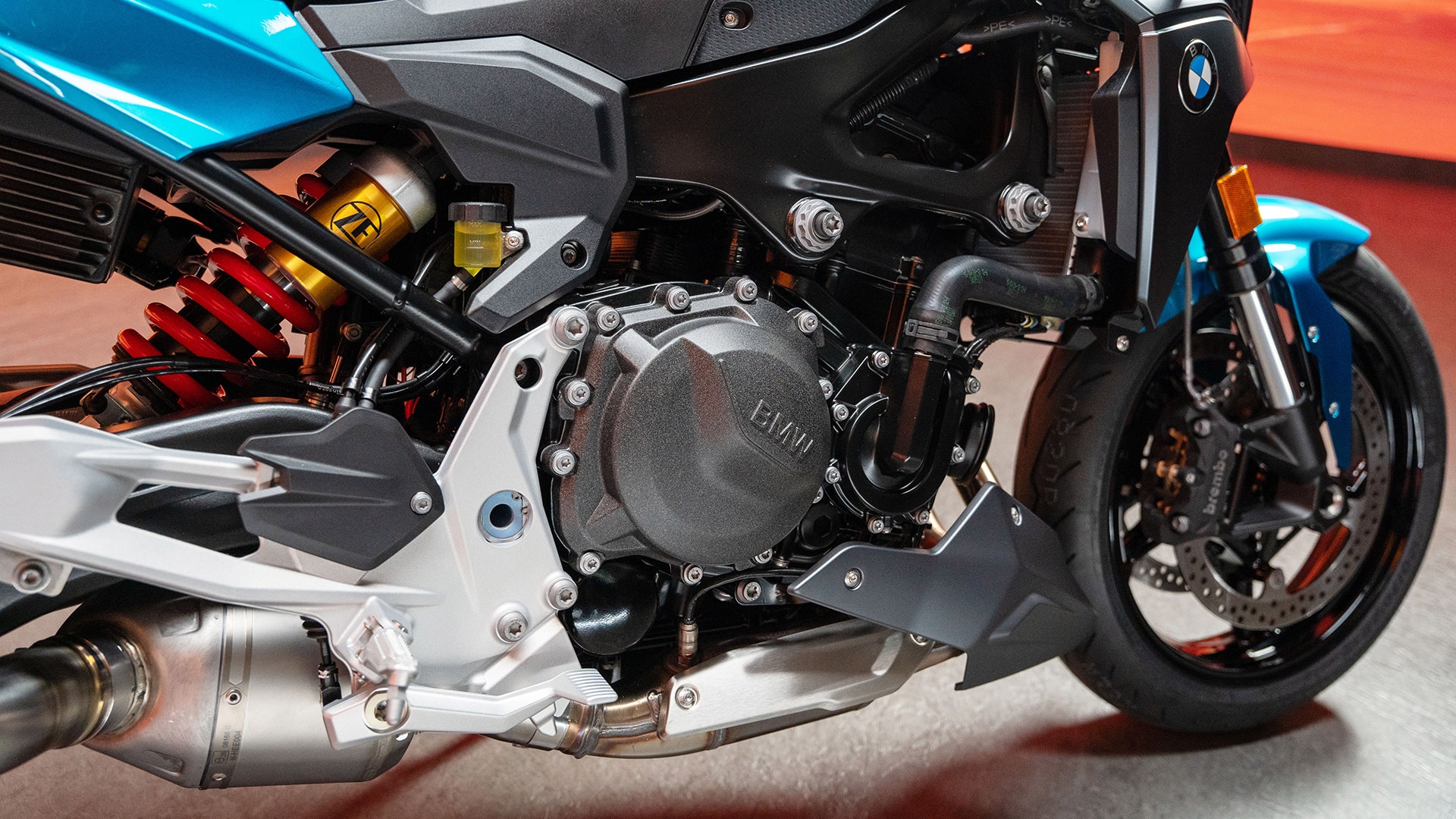 Динамичен режим на F 900 R от BMW Motorrad
