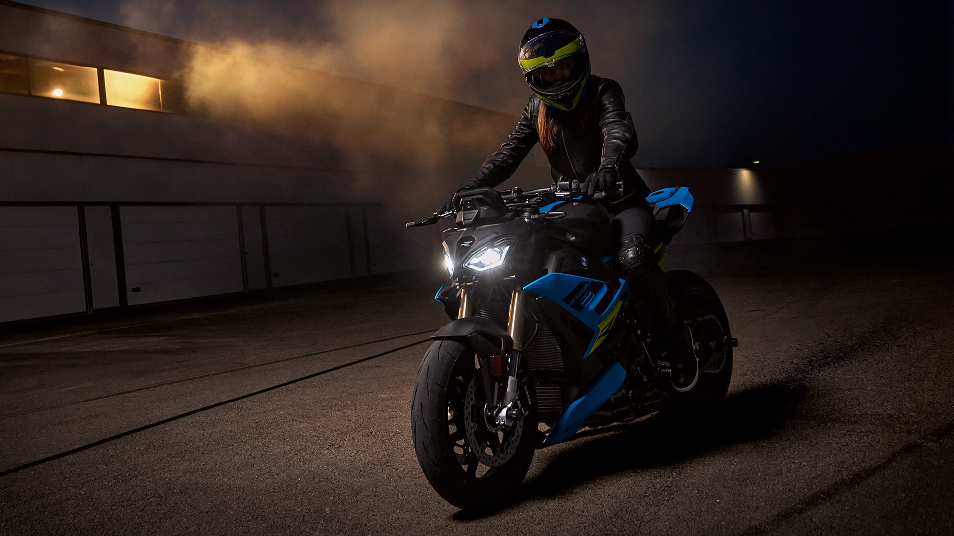 The BMW S 1000 R