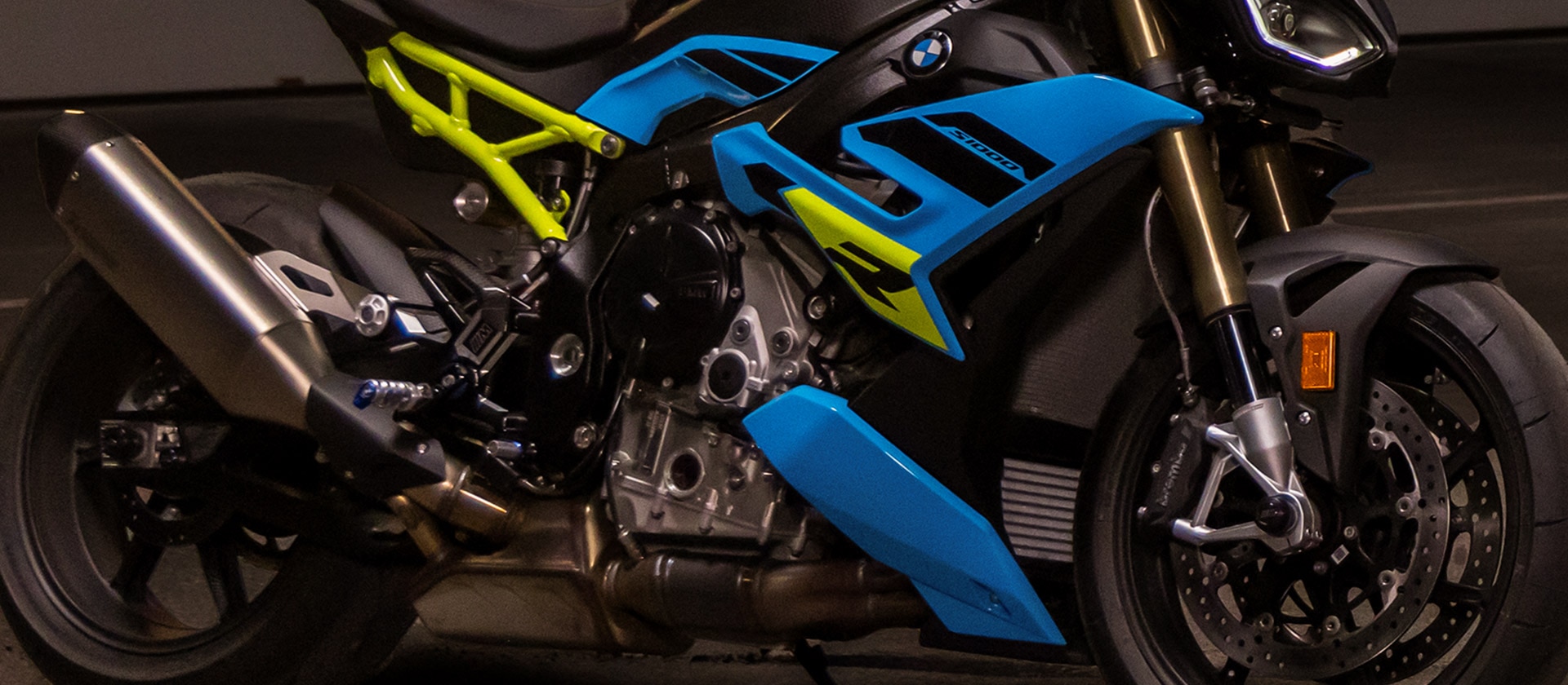 The engine of the BMW S 1000 R
