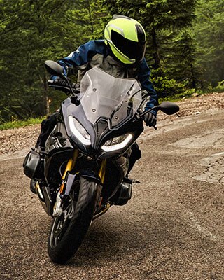 R 1250 RS Каране по завои