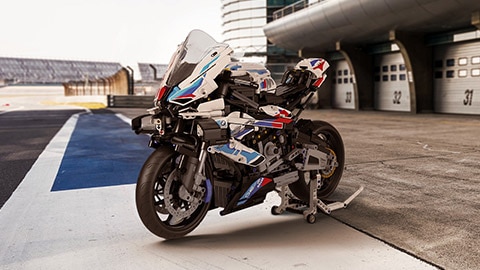 S 1000 R е изработен от Lego