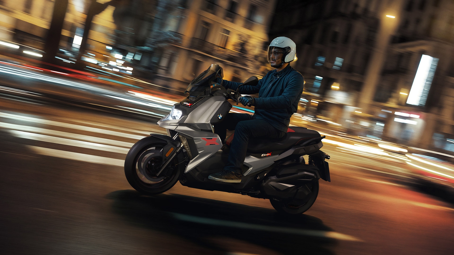 The mid-size C 400 X scooter from BMW Motorrad