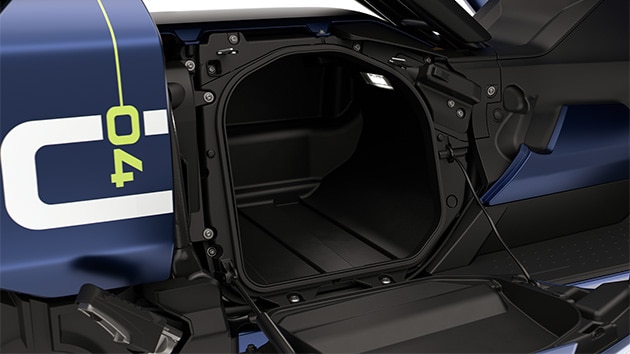 Side Loading на CE 04 от BMW Motorrad